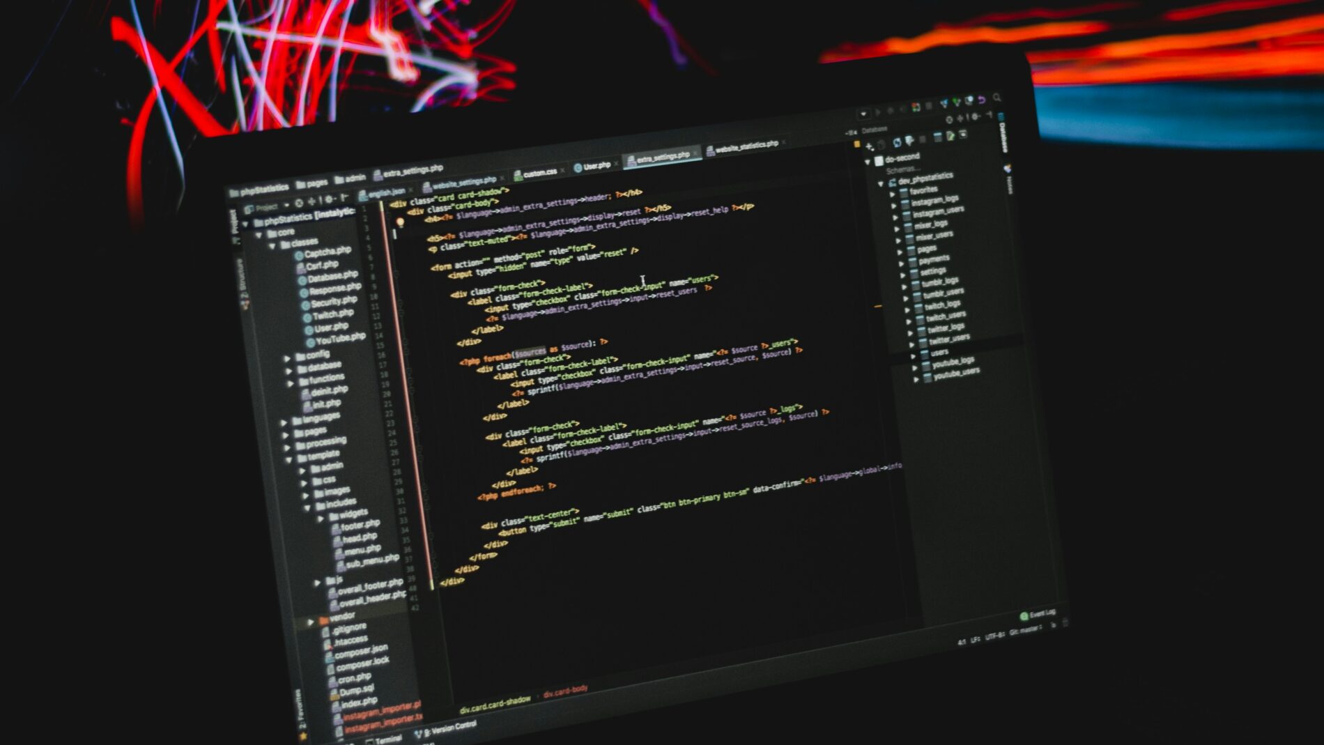 altumcode-oZ61KFUQsus-unsplash