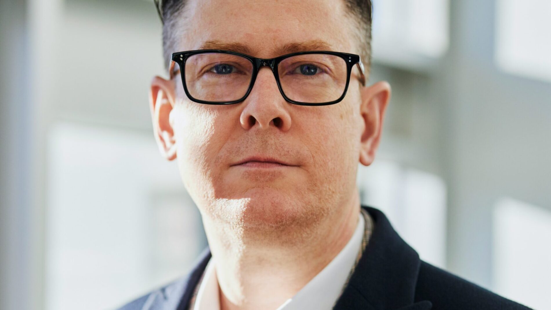 linkedin-sales-solutions-pAtA8xe_iVM-unsplash